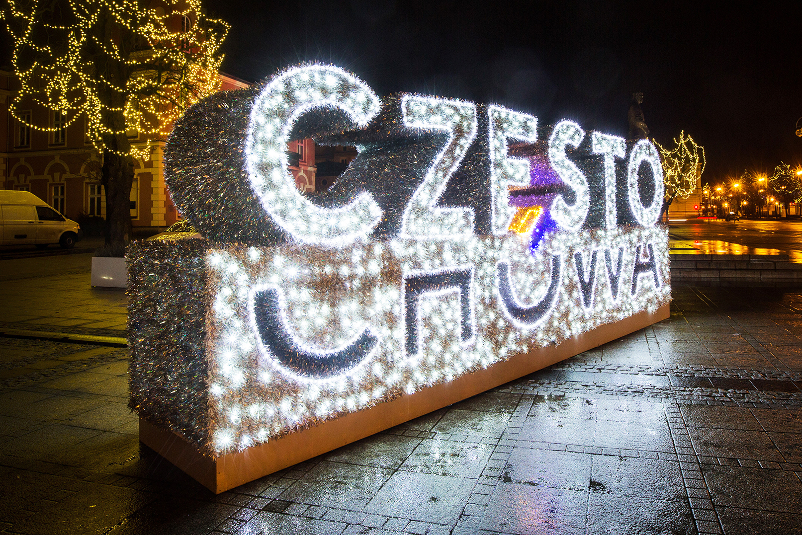 Świąteczna dekoracja świetlna dla UM Częstochowa
